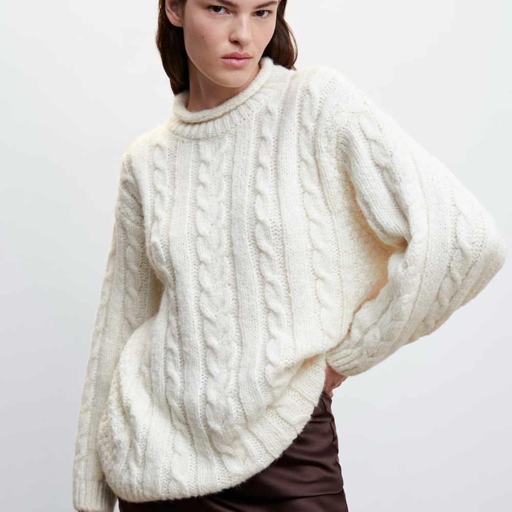 Chunky White Crew Neck Sweater with Cable Knit Design